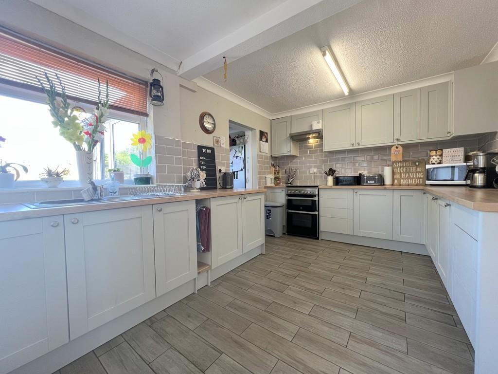 3 bedroom semidetached house for sale in York Road, Chatteris, Cambs