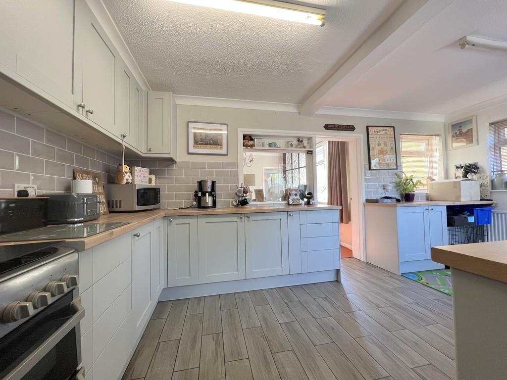 3 bedroom semidetached house for sale in York Road, Chatteris, Cambs