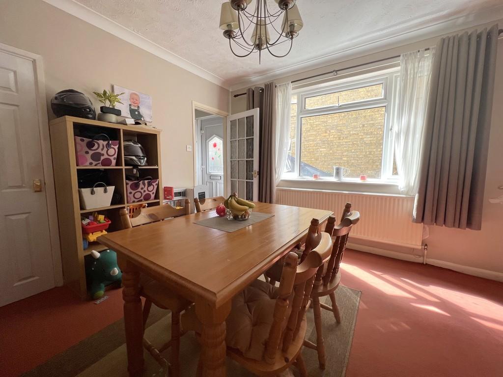 3 bedroom semidetached house for sale in York Road, Chatteris, Cambs