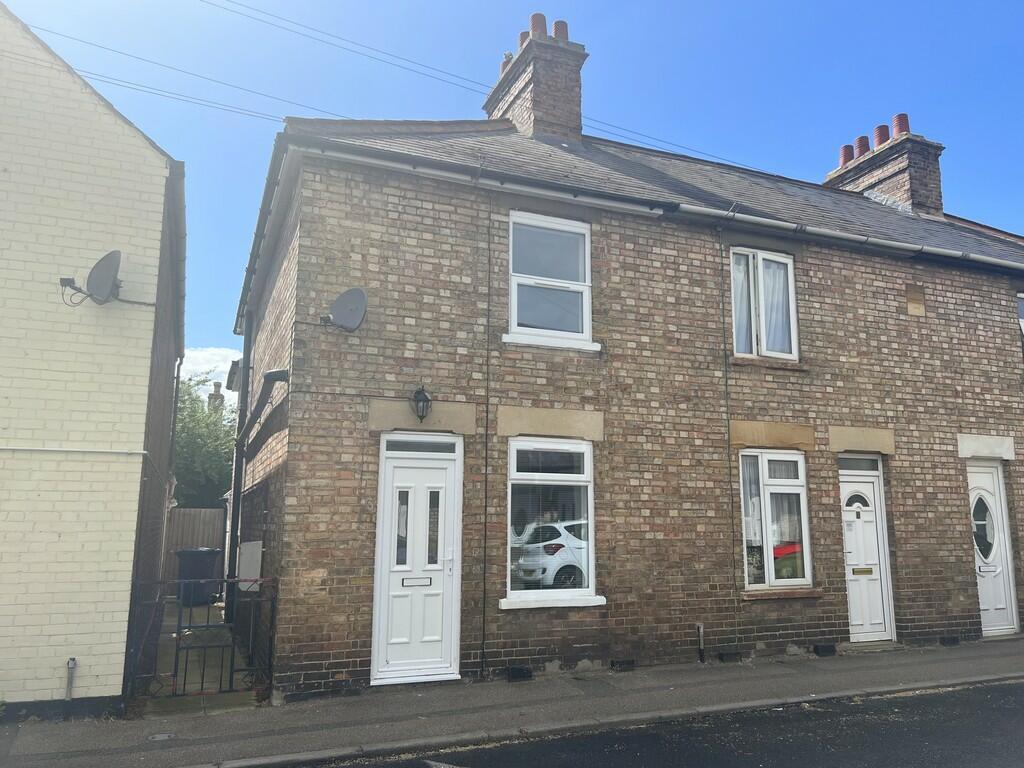 3 bedroom end of terrace house for sale in Burnsfield Street, Chatteris