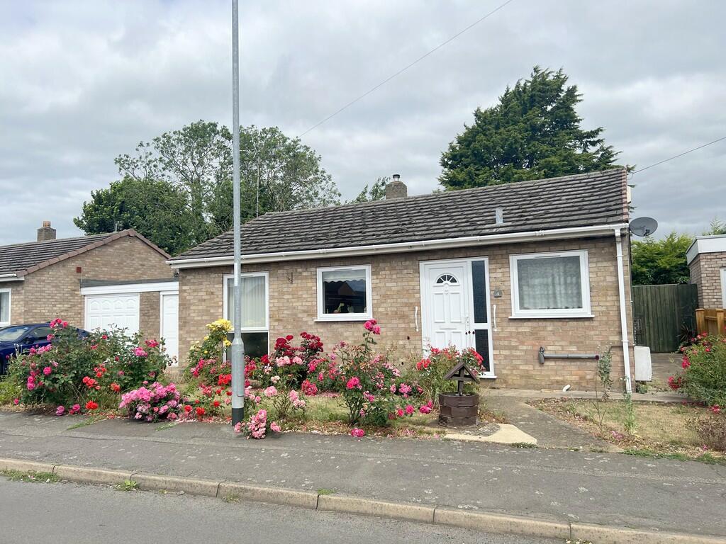 2 bedroom bungalow for sale in Ash Grove, Chatteris, Cambs , PE16