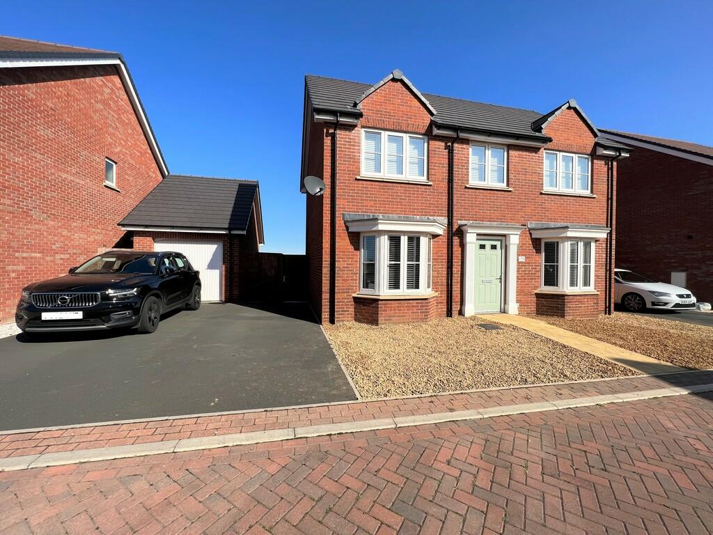 4 bedroom detached house for sale in Scholars Close, Manea, March