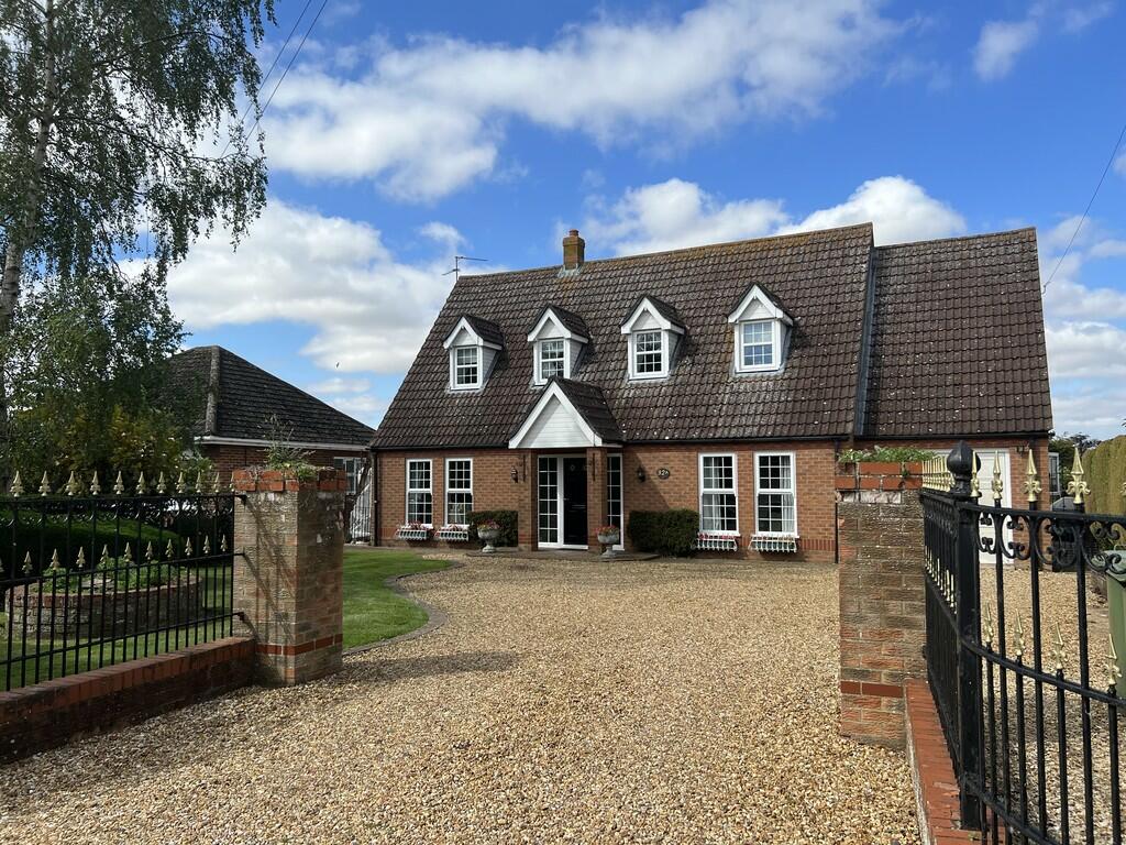4 bedroom chalet for sale in Doddington Road, Wimblington, March., PE15