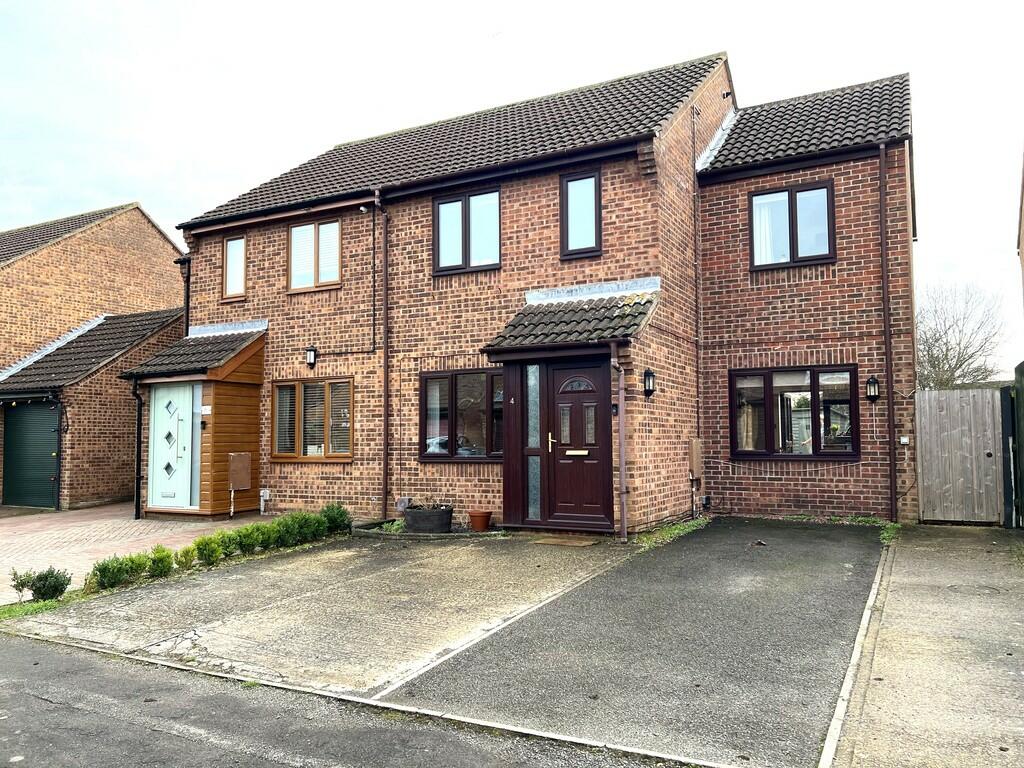 3 bedroom semidetached house for sale in Wesley Drive, Chatteris