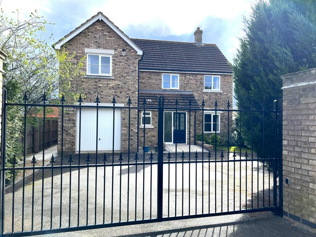 5 bedroom detached house for sale in Fen View, Doddington, Cambs, PE15