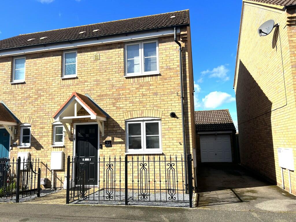 3 bedroom semidetached house for sale in Fairbairn Way, Chatteris