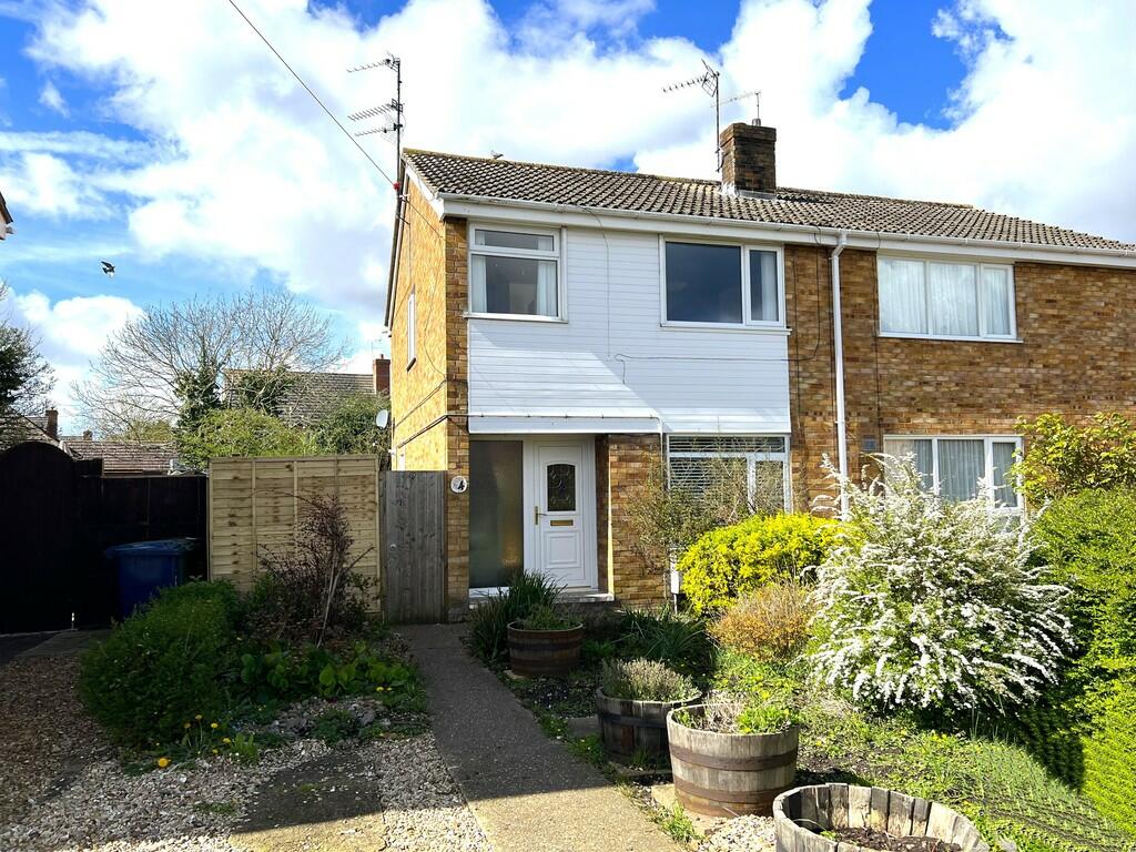3 bedroom semidetached house for sale in Birch Avenue, Chatteris