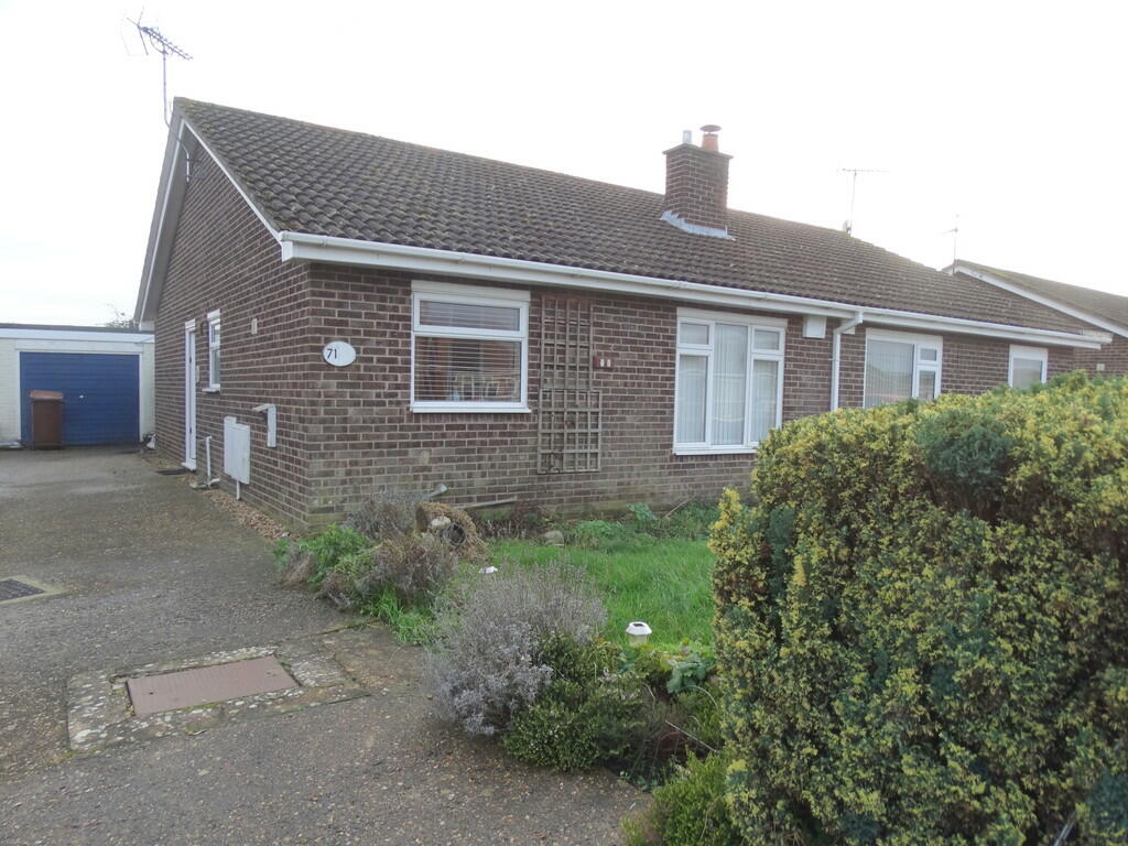 2 bedroom semidetached bungalow for rent in Green Park, Chatteris, Cambs, PE16 6DN, PE16
