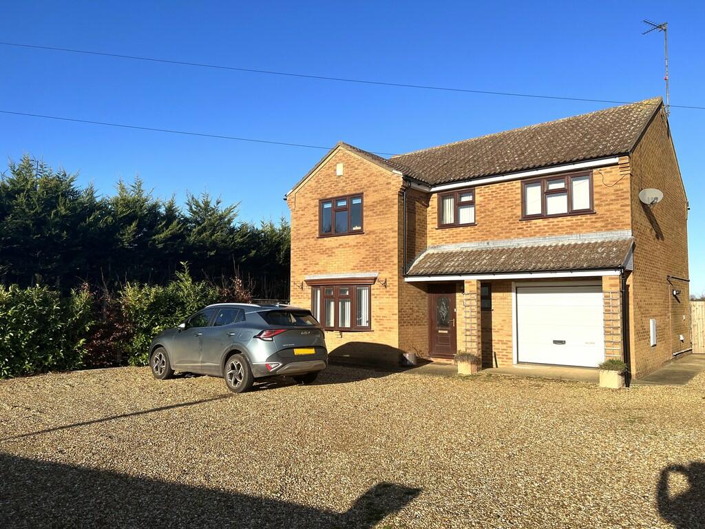 4 bedroom detached house for sale in King Street, Wimblington, March