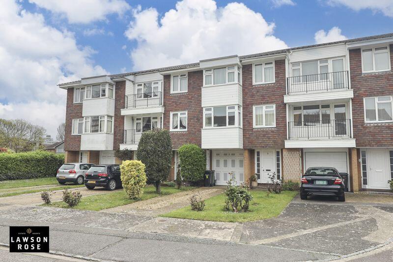 4 bedroom town house for sale in Chadderton Gardens, Portsmouth, PO1