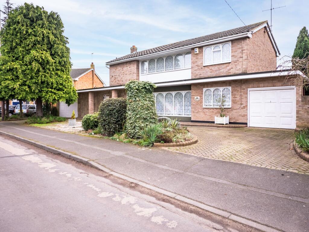 Main image of property: Rayleigh Avenue, Leigh-On-Sea, SS9