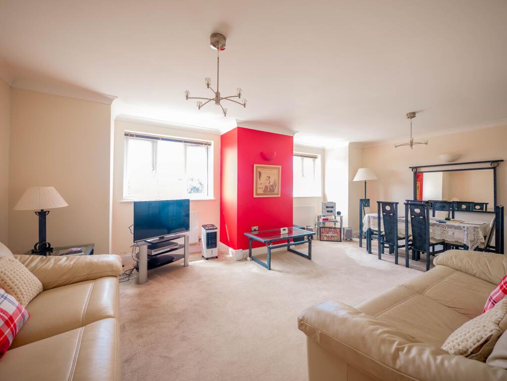 Main image of property: Rectory Avenue, Rochford, SS4