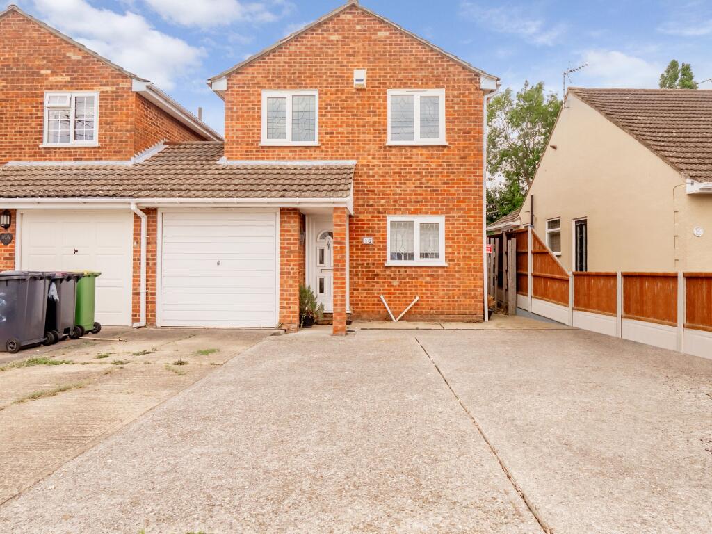 Main image of property: Burnham Road, Hullbridge, SS5