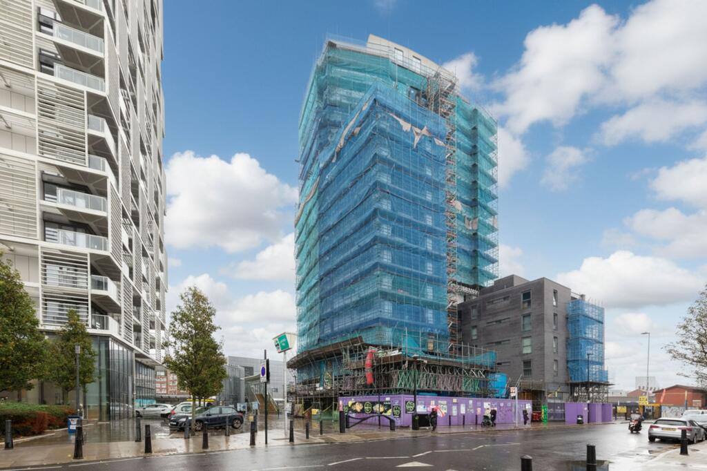 Main image of property: Chrisp Street, 61 Parkview Apartments, E14