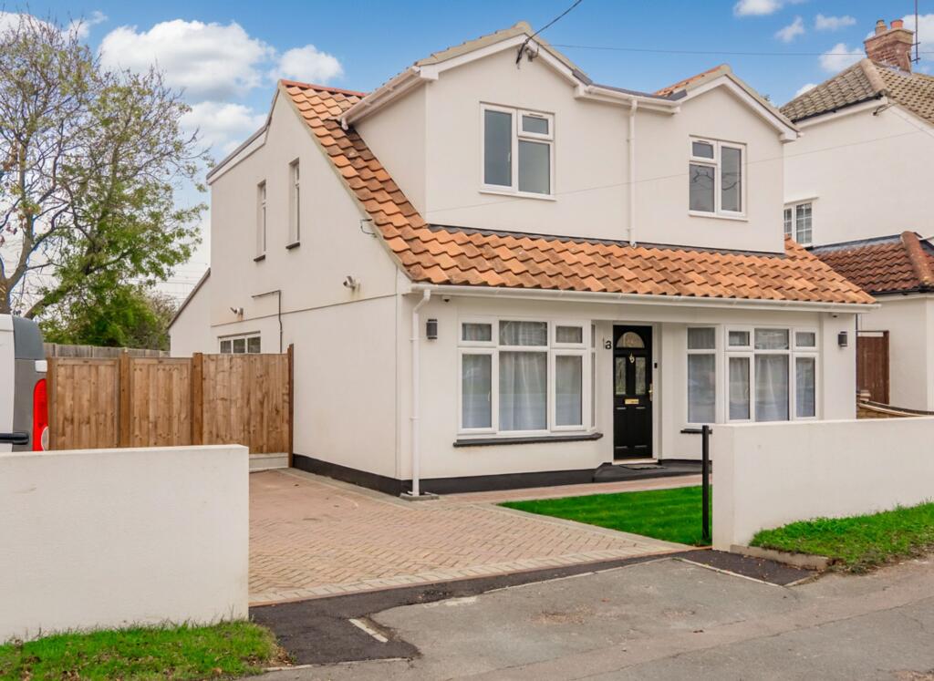 Main image of property: Hawkwell Road, Hockley, SS5