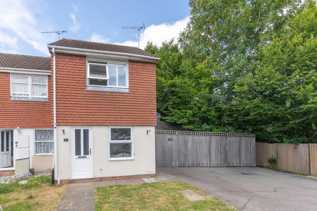 Main image of property: Pheasant Close, Tring