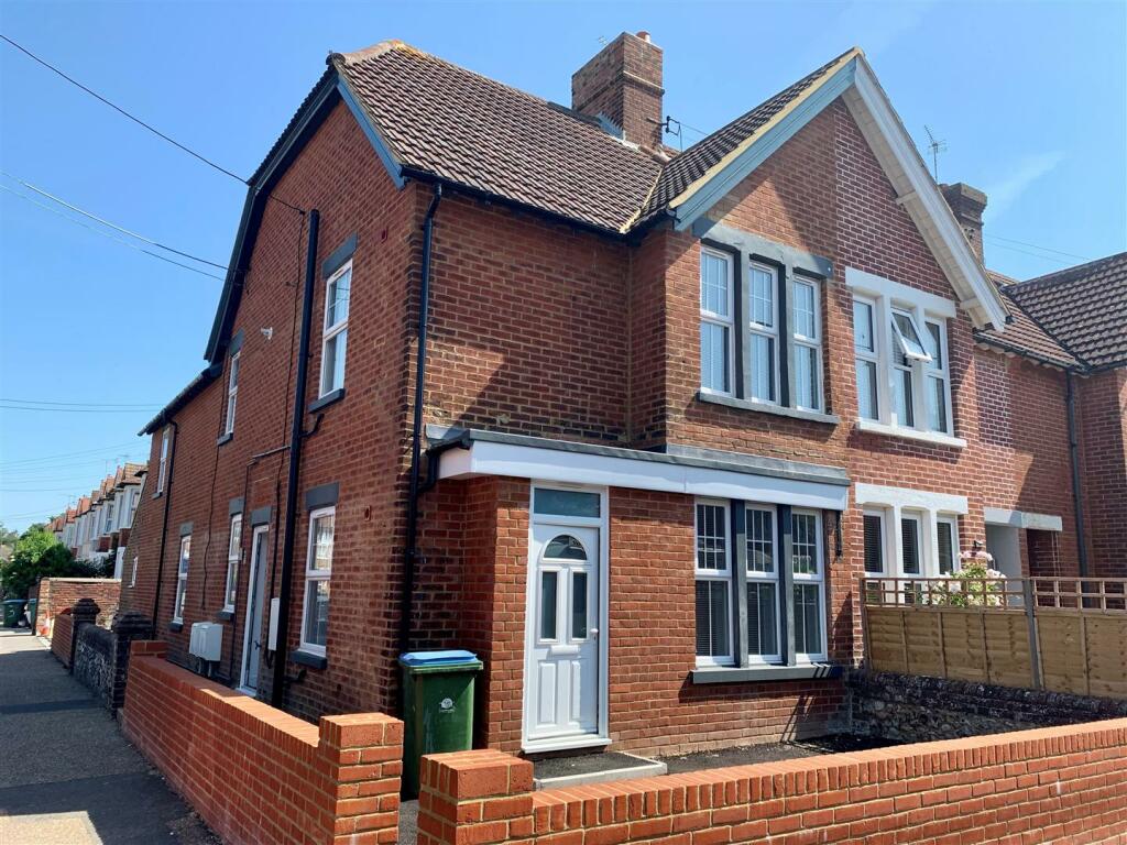 2 bedroom apartment for rent in East Ham Road, Littlehampton, BN17