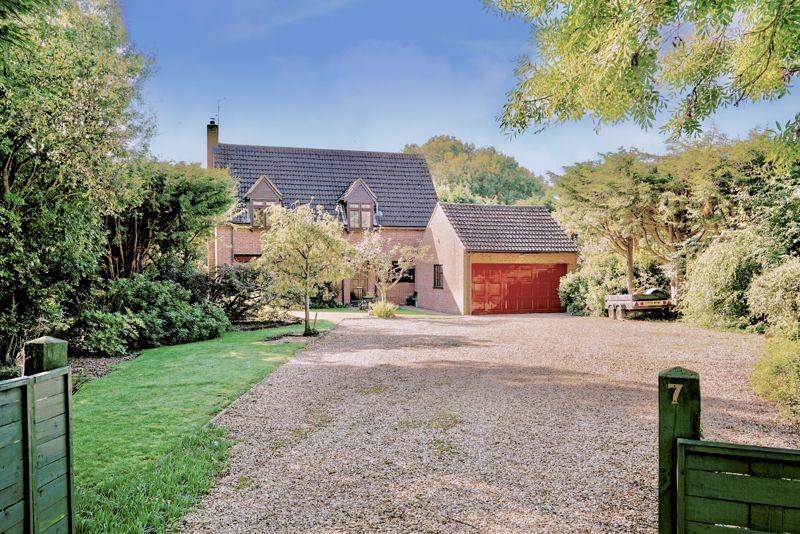 4 bedroom detached house for sale in Infield Road, Glatton