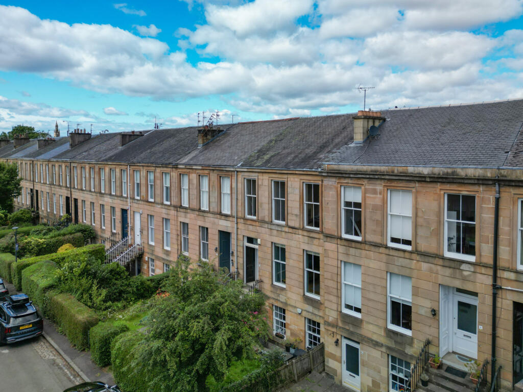 Main image of property: 8, Queens Square, Glasgow, G41 2AZ