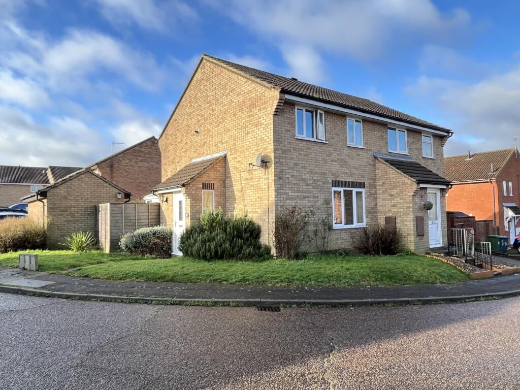 3 bedroom semidetached house for sale in Rendlesham Road, Felixstowe, IP11