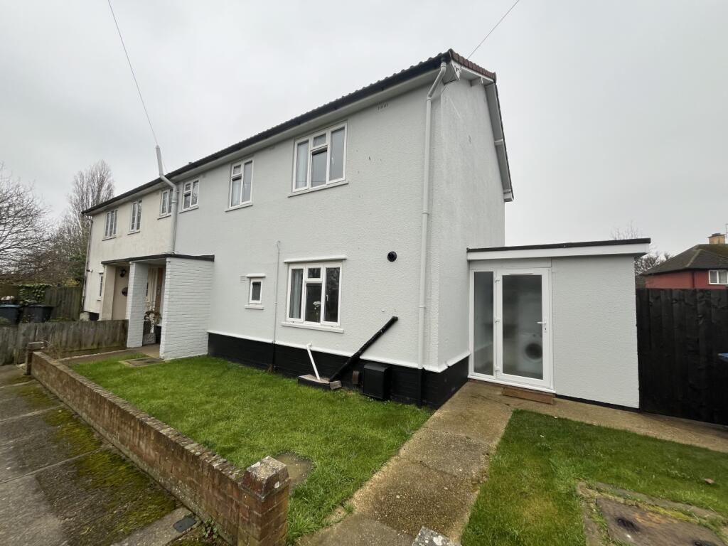 3 bedroom semidetached house for sale in Brackley Close, Felixstowe, IP11