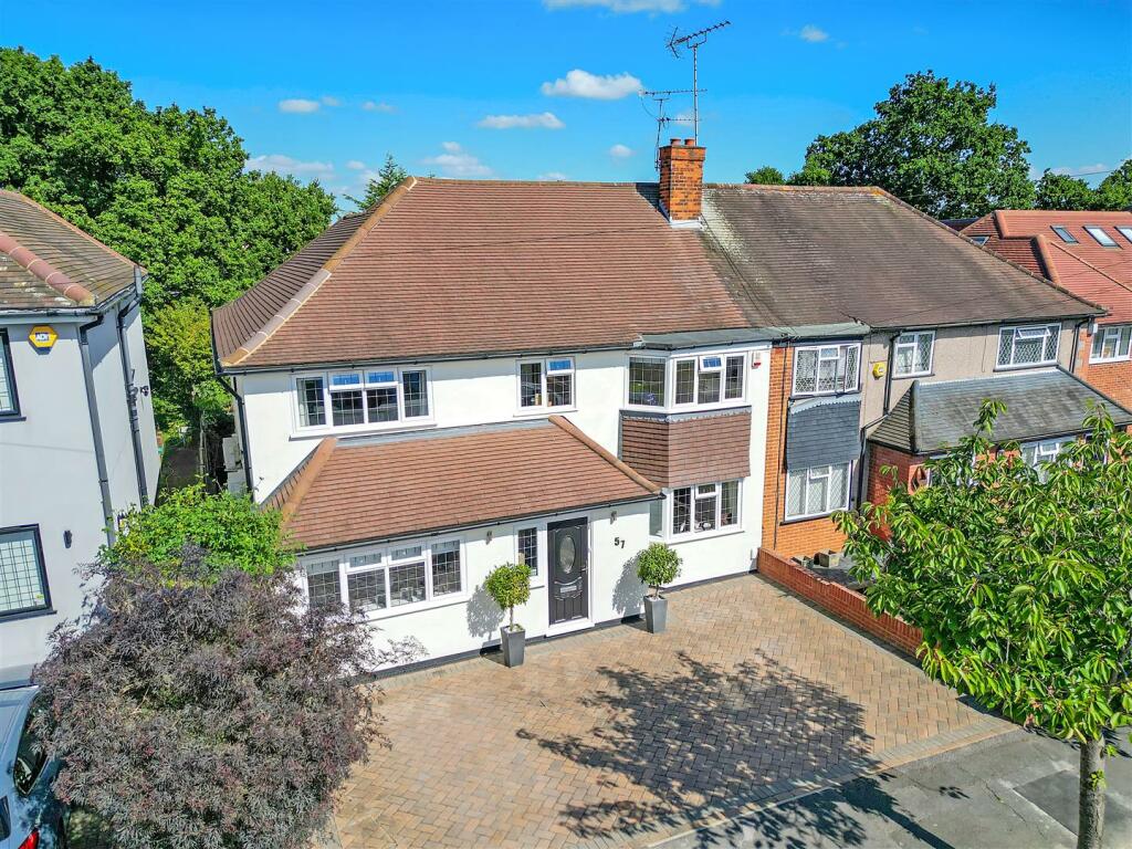 Main image of property: Oak Lodge Avenue, Chigwell