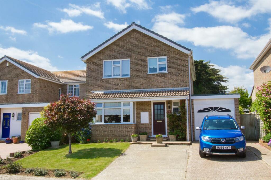 3 bedroom detached house for sale in North Way, Seaford, BN25