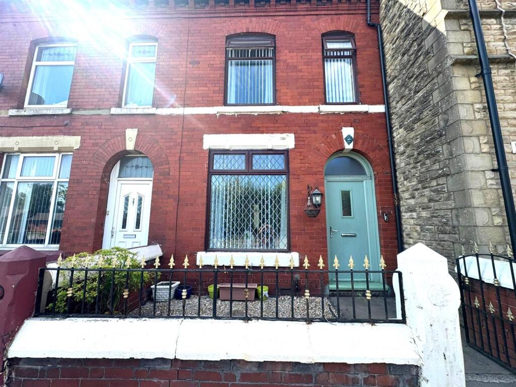 Main image of property: Oldham Road, Failsworth, Manchester