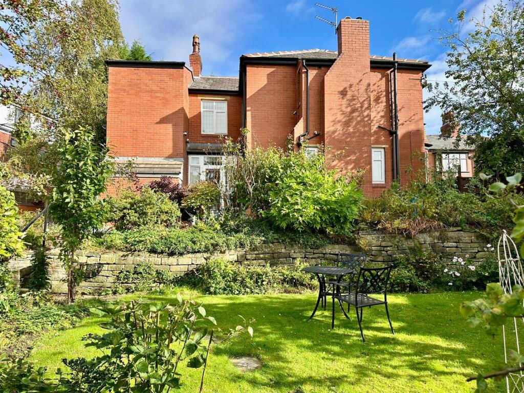 Main image of property: Chamber Hall Close, Oldham