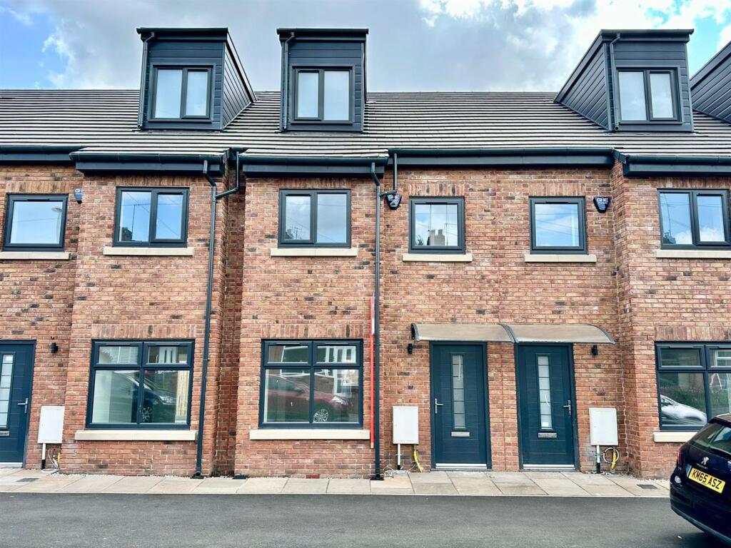 Main image of property: Hadfield Street, Oldham