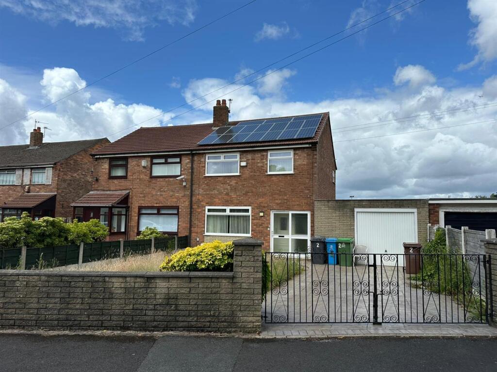 Main image of property: Gordon Avenue, Chadderton