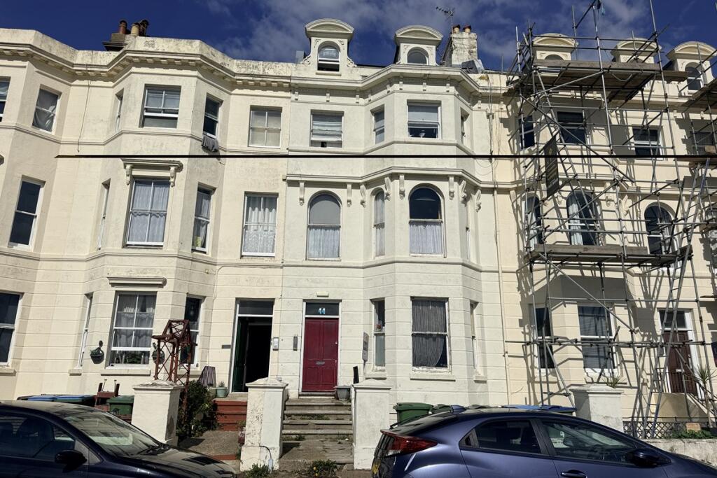 Main image of property: 44 South Street, Littlehampton , West Sussex, BN17 5NU