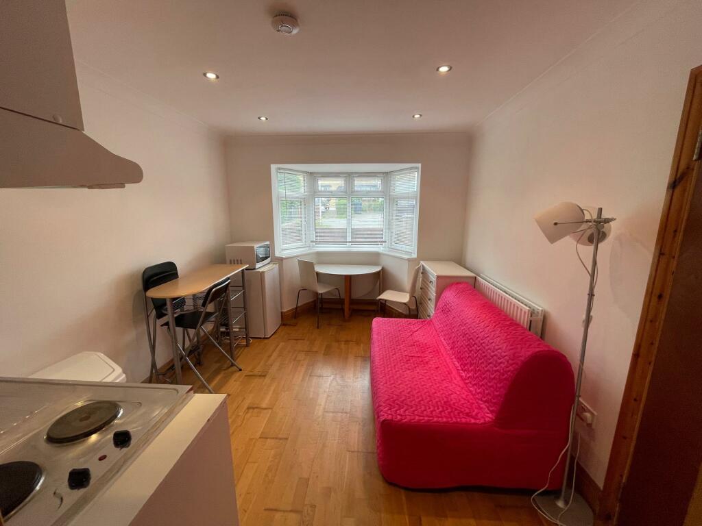 1 bedroom apartment for rent in Hoylake Road, LONDON, W3