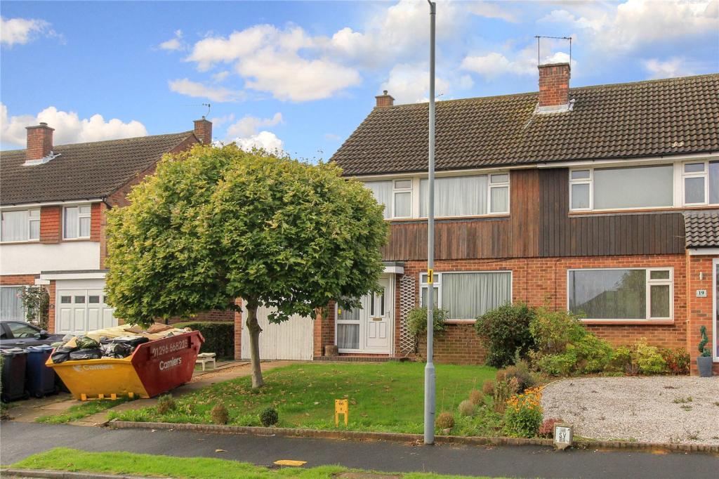 3 bedroom semidetached house for sale in Aylward Gardens, Chesham, HP5