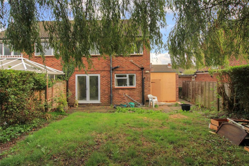3 bedroom semidetached house for sale in Aylward Gardens, Chesham, HP5