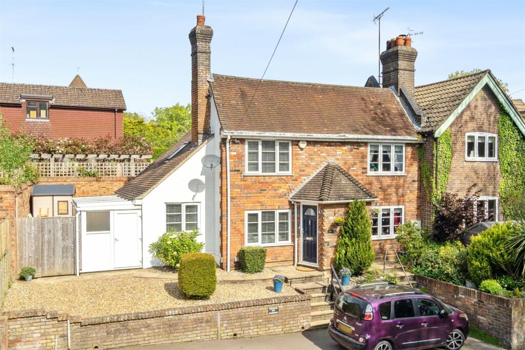 2 bedroom semidetached house for sale in Kings Road, Berkhamsted