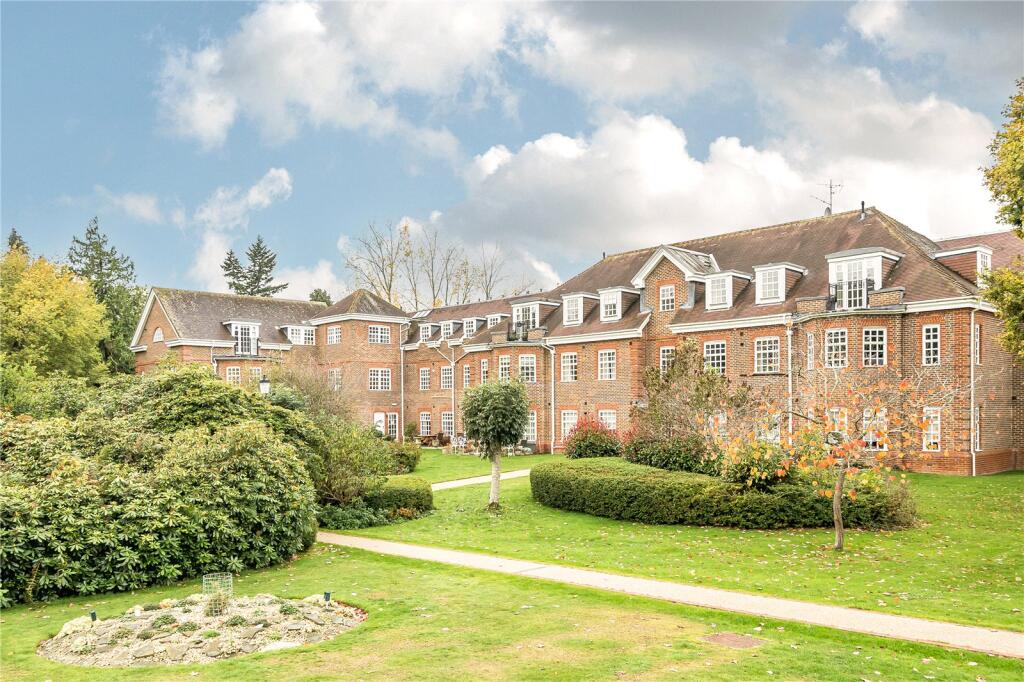 Main image of property: Ravens Court, Castle Village, Berkhamsted, Hertfordshire, HP4