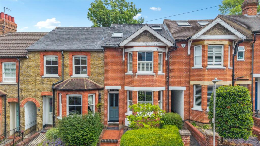 Main image of property: Shrublands Avenue, Berkhamsted, Hertfordshire, HP4