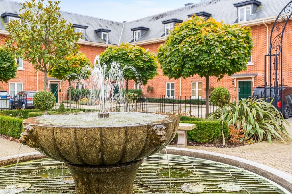 2 bedroom apartment for sale in Henmarsh Court, Balls Park, Hertford