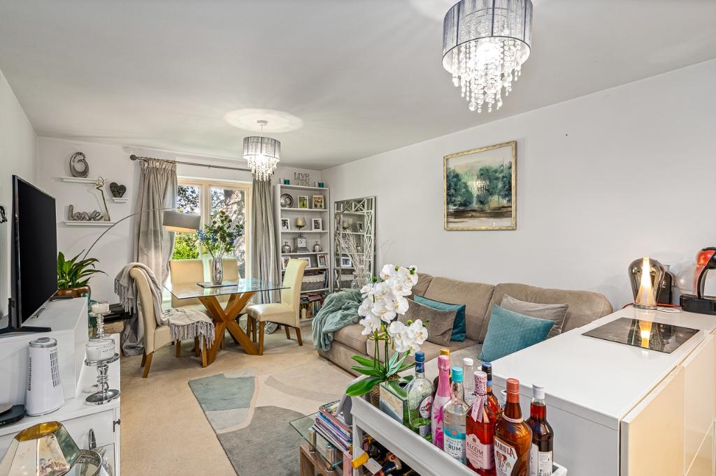 2 bedroom apartment for sale in Henmarsh Court, Balls Park, Hertford