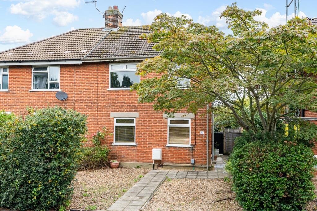 2 bedroom semidetached house for sale in New Road, Bengeo, Hertford