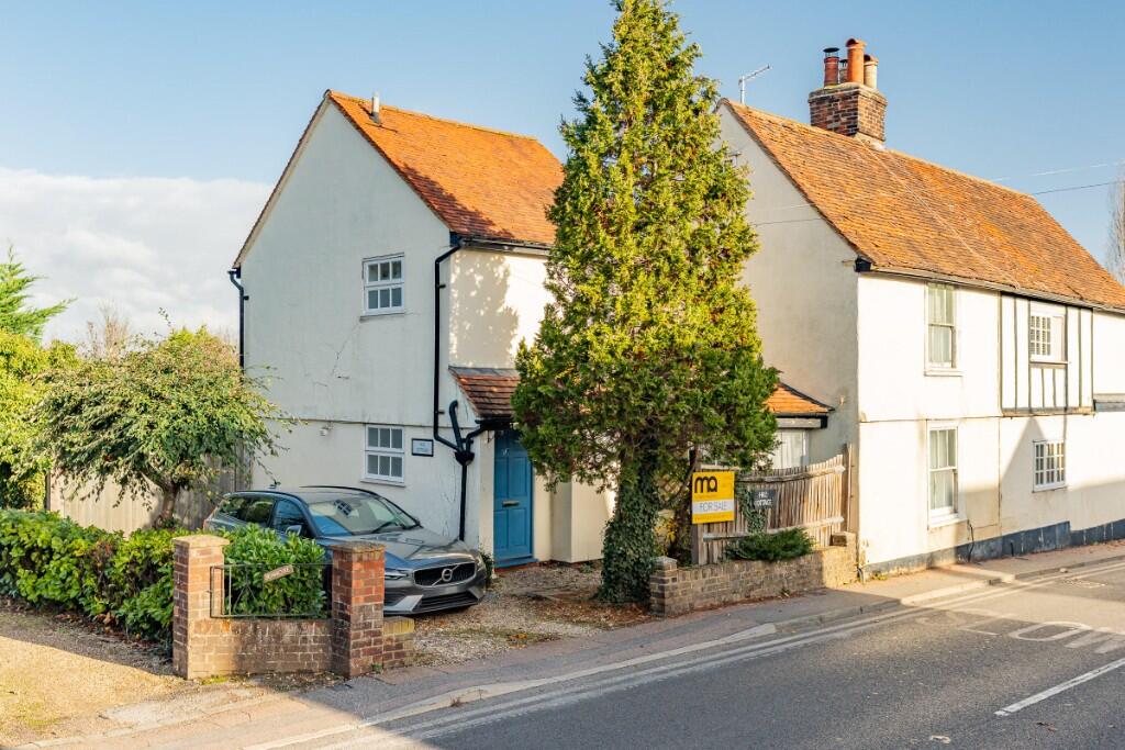 Main image of property: Hill Cottage, Harlow Road, Roydon, CM19