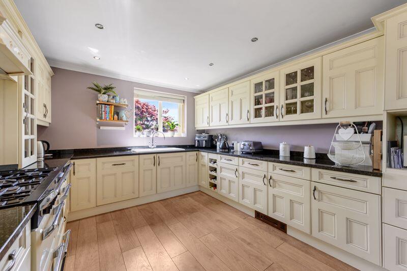 Additional property image - Lower Lane, Cleckheaton
