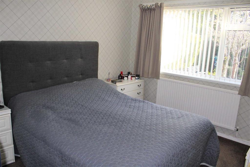 3 bedroom detached bungalow for sale in Glasson Walk, Chadderton, OL9