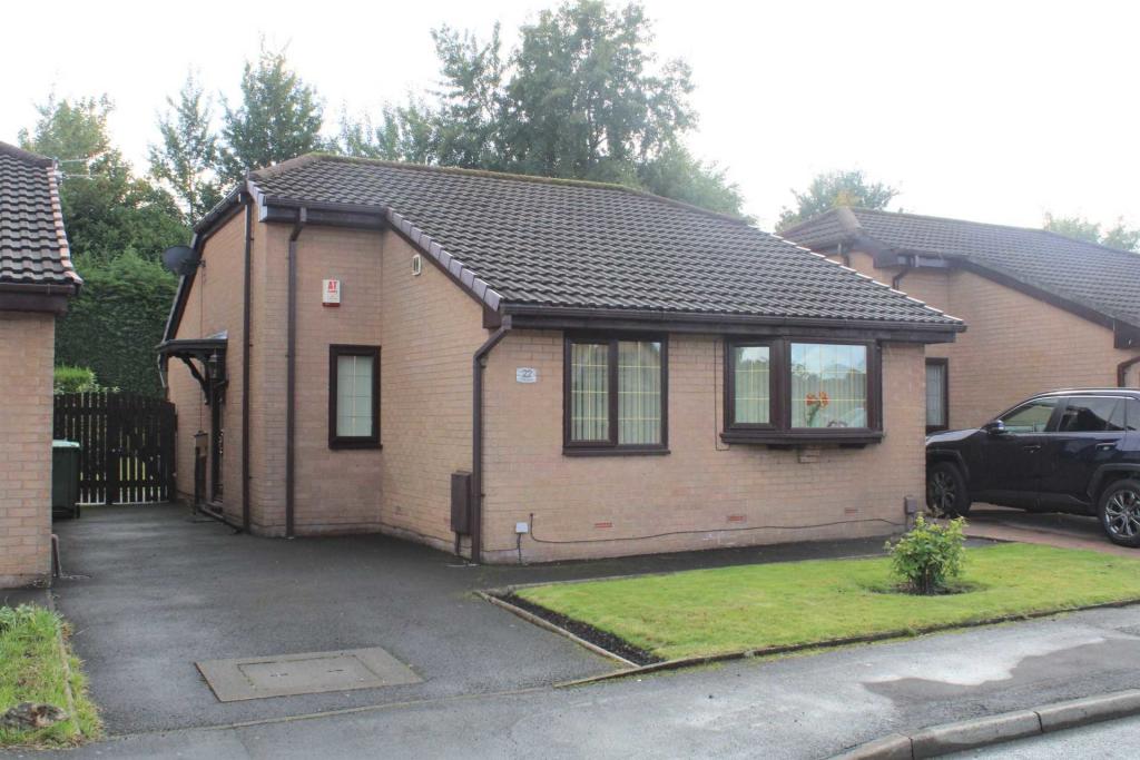 3 bedroom detached bungalow for sale in Tulip Close, Chadderton, OL9