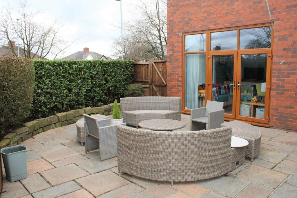 4 bedroom detached house for sale in Burnley Lane, Chadderton, OL1