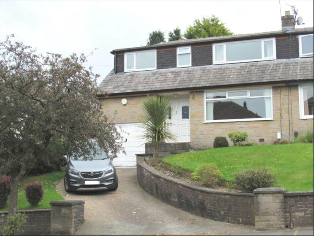 3 bedroom semidetached house for sale in 82 Chadderton Park Road