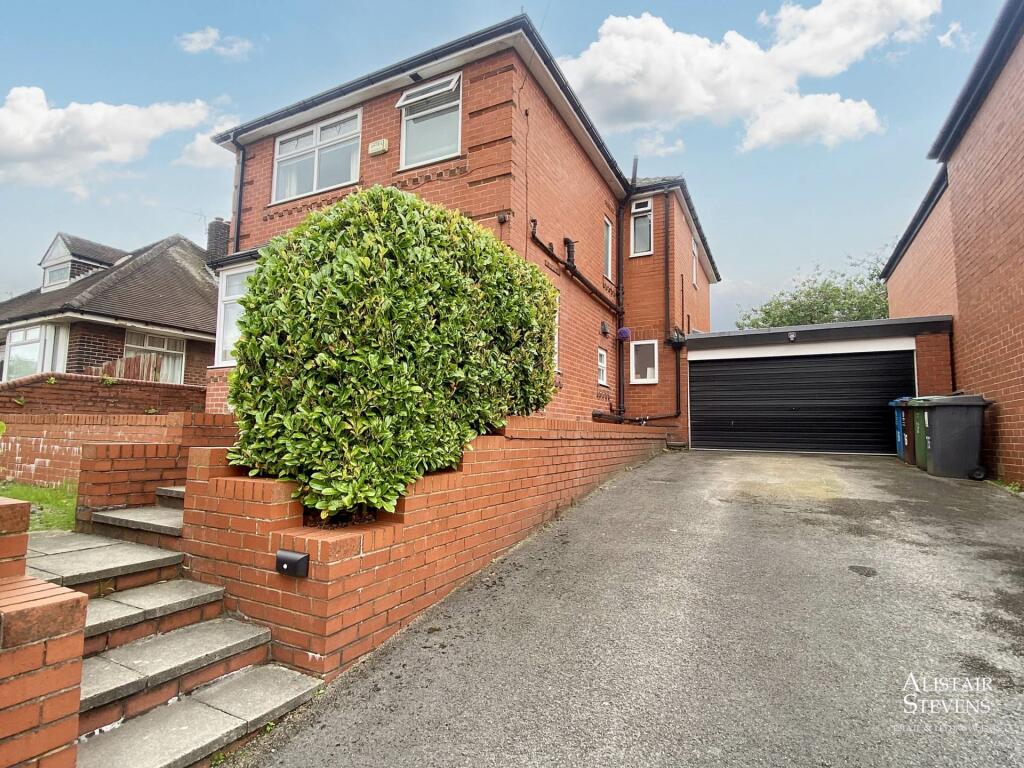 3 bedroom detached house for sale in 76 Chadderton Park Road