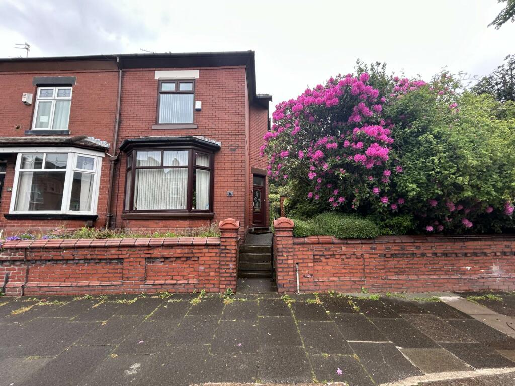 3 bedroom end of terrace house for sale in 878 Middleton Road