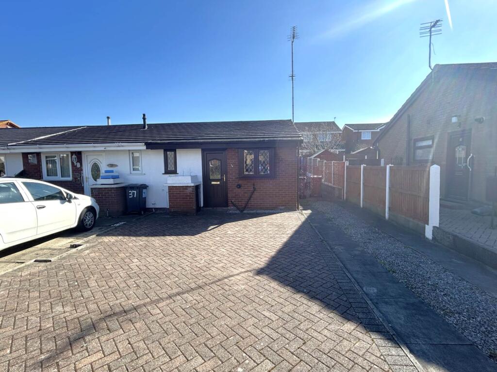 Main image of property: Redwood, Oldham